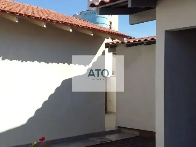 Casa 2 quartos e 1 banheiro, para alugar, no bairro Centro em Tijucas