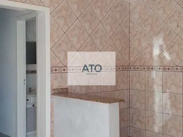 Casa 2 quartos e 1 banheiro, para alugar, no bairro Centro em Tijucas