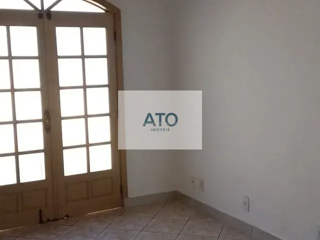 Casa 2 quartos e 1 banheiro, para alugar, no bairro Centro em Tijucas