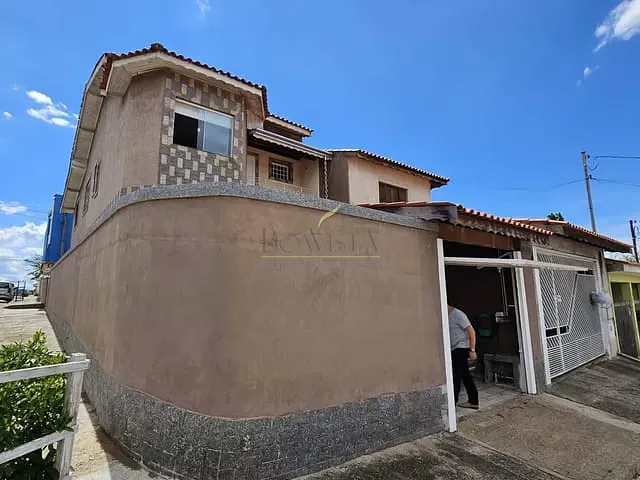Casa com 152m² 4 quartos e 3 banheiros, à venda, no bairro Parque San Marino em Piracaia