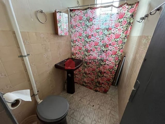 Casa com 279m², à venda, no bairro Vila Rica em Pindamonhangaba