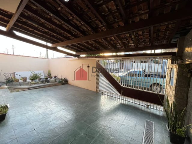 Casa com 279m², à venda, no bairro Vila Rica em Pindamonhangaba