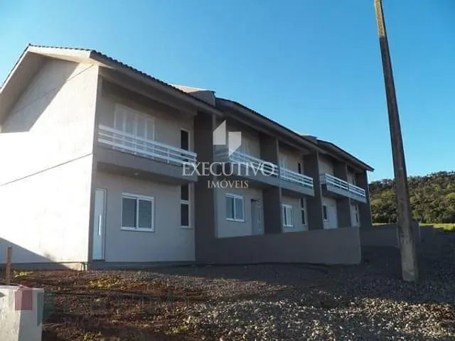 Casa 2 quartos e 2 banheiros, à venda, no bairro São Caetano em Arroio do Meio