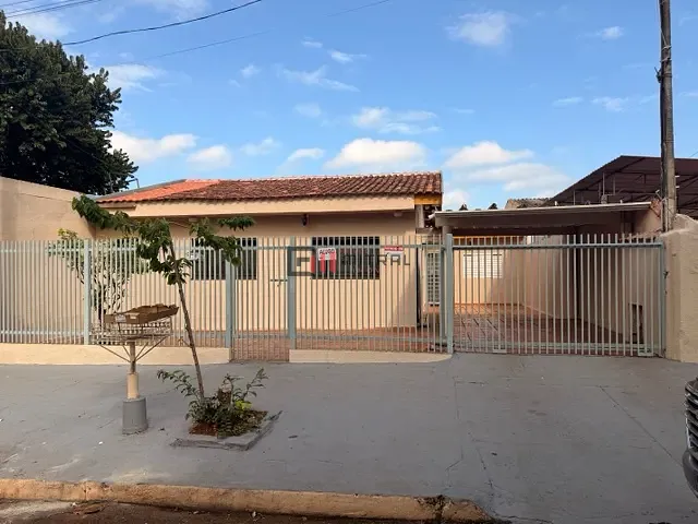 Casa para alugar, no bairro Bandeirantes em Londrina