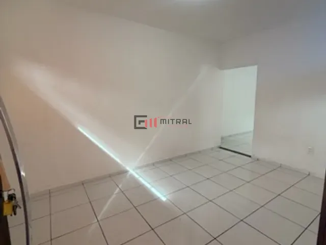 Casa para alugar, no bairro Bandeirantes em Londrina