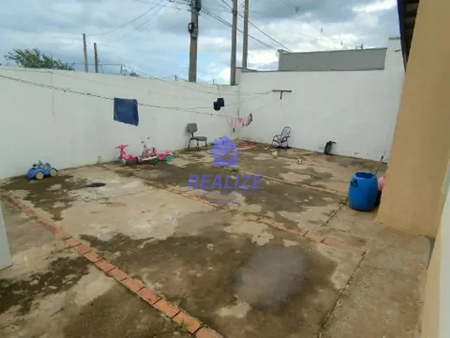 Casa com 264m² 2 quartos e 2 banheiros, à venda, no bairro Conjunto Residencial Jatobá em Botucatu