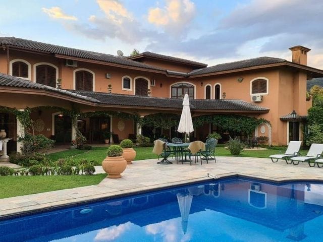 Casa com 2000m² 6 quartos e 10 banheiros, à venda, no bairro Acapulco em Guarujá