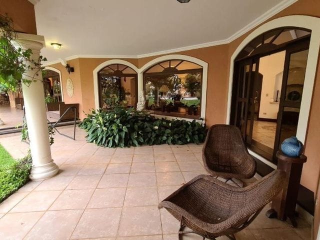 Casa com 2000m² 6 quartos e 10 banheiros, à venda, no bairro Acapulco em Guarujá