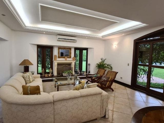 Casa com 2000m² 6 quartos e 10 banheiros, à venda, no bairro Acapulco em Guarujá