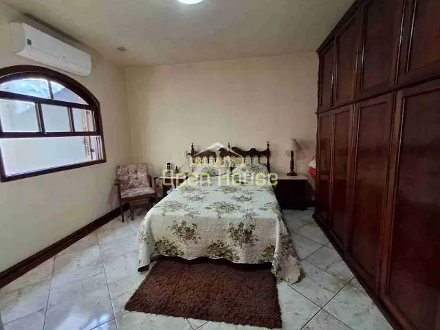 Casa com 360m² 4 quartos e 3 banheiros, à venda, no bairro Vila Mury em Volta Redonda