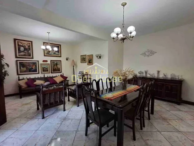 Casa com 360m² 4 quartos e 3 banheiros, à venda, no bairro Vila Mury em Volta Redonda