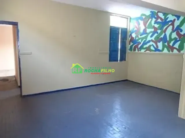 Casa com 300m², à venda ou para alugar, no bairro Centro em Teresina