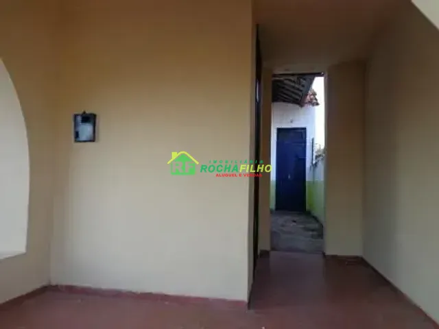 Casa com 300m², à venda ou para alugar, no bairro Centro em Teresina