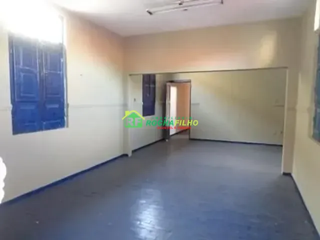 Casa com 300m², à venda ou para alugar, no bairro Centro em Teresina