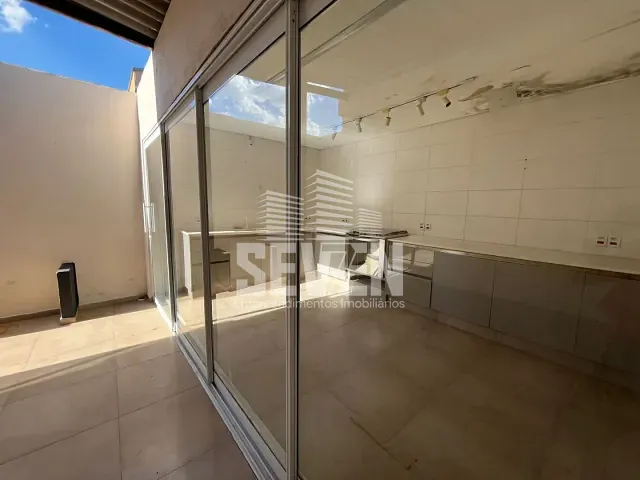 Casa com 200m² 1 quarto e 1 banheiro, à venda, no bairro Jardim Nicéia em Bauru