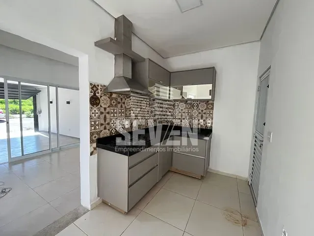 Casa com 200m² 1 quarto e 1 banheiro, à venda, no bairro Jardim Nicéia em Bauru
