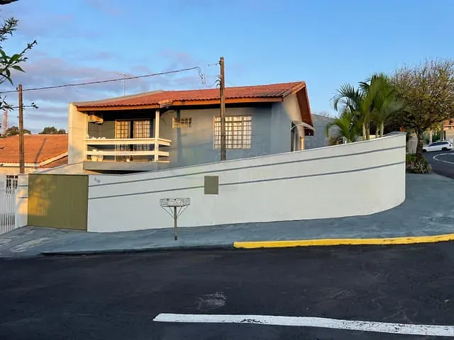 Casa com 244m² 2 quartos e 3 banheiros, à venda, no bairro Jardim Vale do Sol em Apucarana