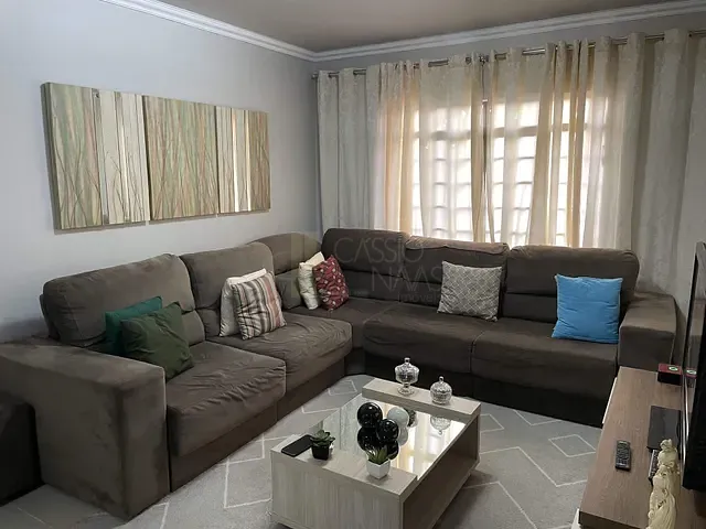 Casa com 244m² 2 quartos e 3 banheiros, à venda, no bairro Jardim Vale do Sol em Apucarana