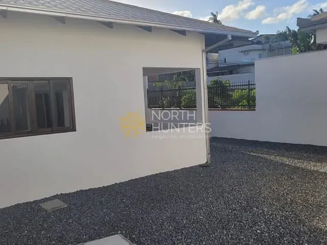 Casa com 454m² 3 quartos e 3 banheiros, à venda, no bairro Costa e Silva em Joinville