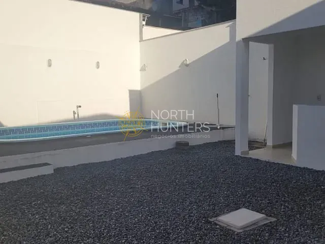 Casa com 454m² 3 quartos e 3 banheiros, à venda, no bairro Costa e Silva em Joinville