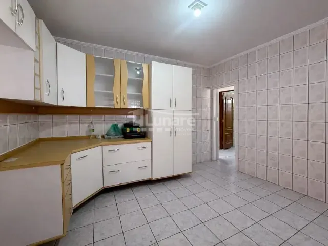 Casa com 250m² 2 quartos e 2 banheiros, à venda, no bairro Lambari em Guararema