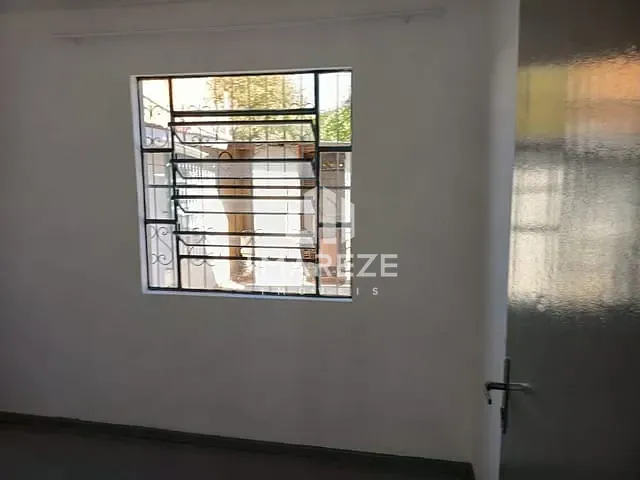 Casa 2 quartos e 2 banheiros, à venda ou para alugar, no bairro Núcleo Habitacional Papa João Paulo I em Apucarana