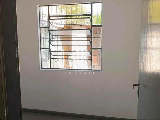 Casa 2 quartos e 2 banheiros, à venda ou para alugar, no bairro Núcleo Habitacional Papa João Paulo I em Apucarana