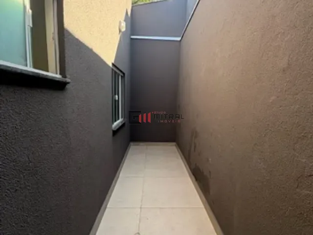 Casa com 100m² 2 quartos e 1 banheiro, para alugar, no bairro Industrial em Londrina