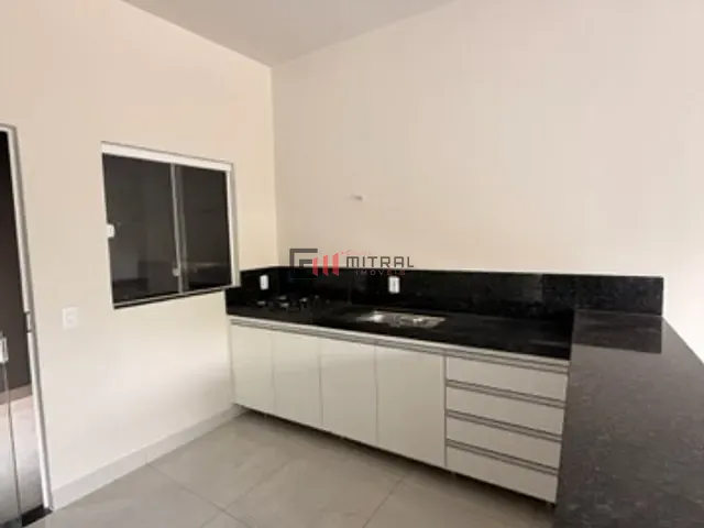 Casa com 100m² 2 quartos e 1 banheiro, para alugar, no bairro Industrial em Londrina