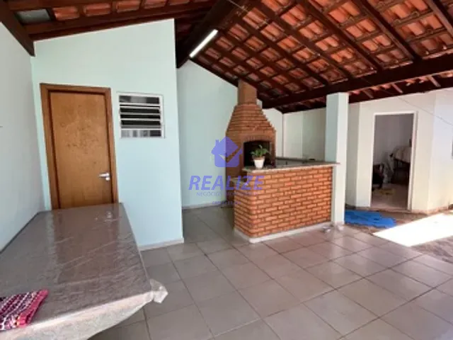 Casa 3 quartos e 2 banheiros, à venda, no bairro Jardim Regina em Botucatu