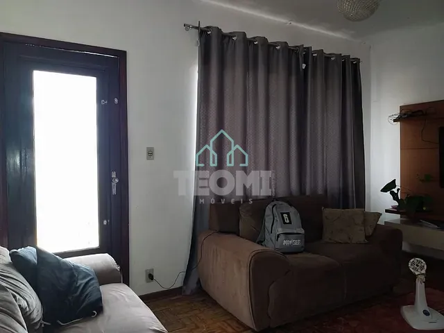 Casa com 500m² 3 quartos e 1 banheiro, à venda, no bairro Jardim Independência em Taubaté