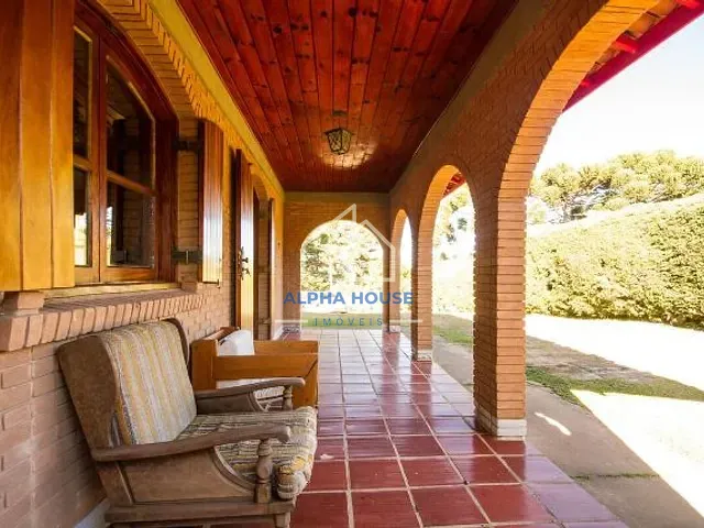 Casa com 1500m² 3 quartos e 1 banheiro, à venda, no bairro Vila Siomara em Campos do Jordão