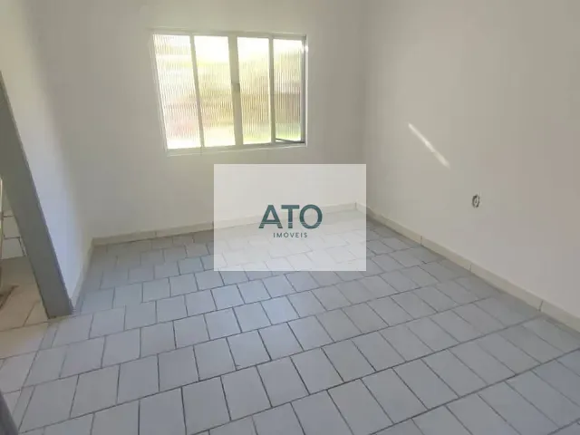 Casa com 90m² 3 quartos e 2 banheiros, para alugar, no bairro Praça em Tijucas