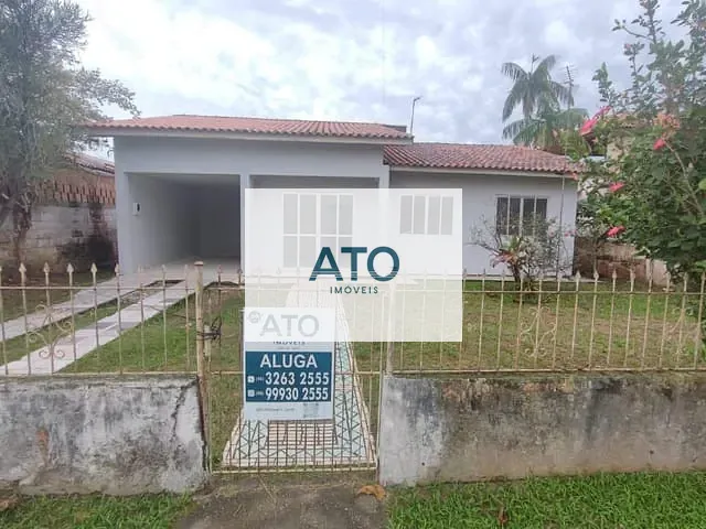 Casa com 90m² 3 quartos e 2 banheiros, para alugar, no bairro Praça em Tijucas