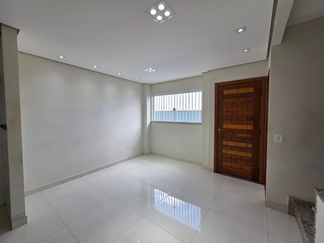 Casa 2 quartos e 1 banheiro, para alugar, no bairro Vila Isolina Mazzei em São Paulo