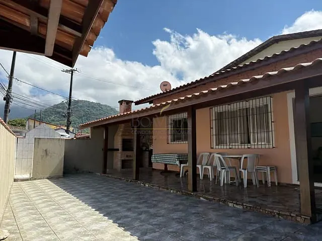 Casa com 210m² 2 quartos e 1 banheiro, à venda, no bairro Massaguaçu em Caraguatatuba