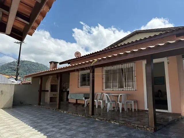 Casa com 210m² 2 quartos e 1 banheiro, à venda, no bairro Massaguaçu em Caraguatatuba