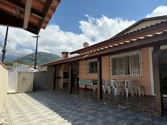 Casa com 210m² 2 quartos e 1 banheiro, à venda, no bairro Massaguaçu em Caraguatatuba