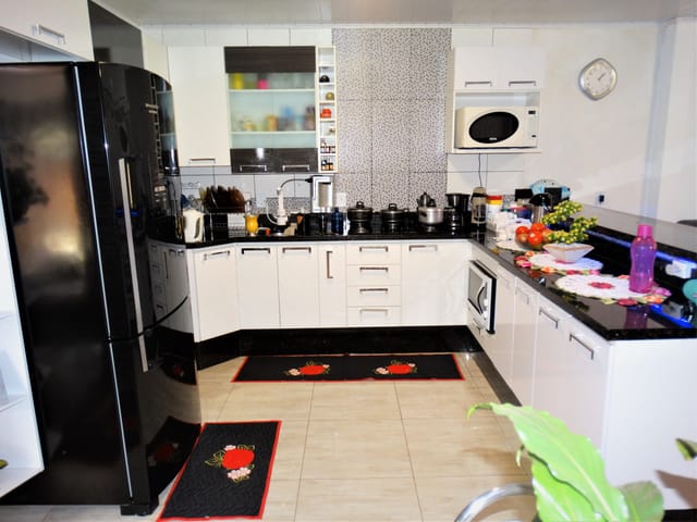 Casa 4 quartos e 3 banheiros, à venda, no bairro Cará-cará em Ponta Grossa