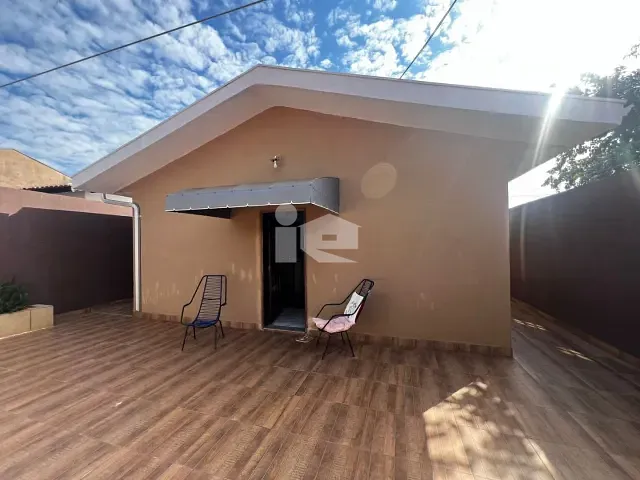 Casa com 280m² 3 quartos e 2 banheiros, à venda, no bairro Jardim Monte Carlo em Rolândia