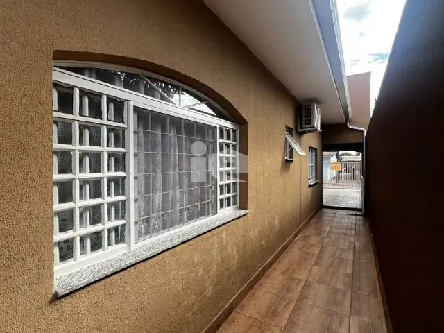 Casa com 280m² 3 quartos e 2 banheiros, à venda, no bairro Jardim Monte Carlo em Rolândia