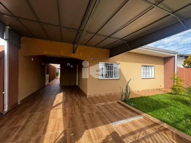 Casa com 280m² 3 quartos e 2 banheiros, à venda, no bairro Jardim Monte Carlo em Rolândia