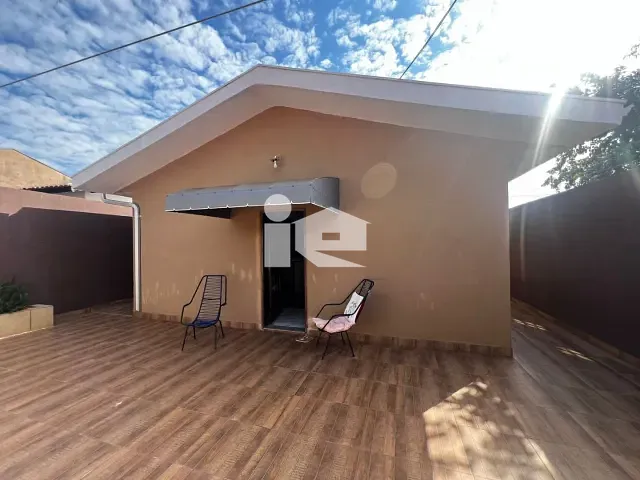 Casa com 280m² 3 quartos e 2 banheiros, à venda, no bairro Jardim Monte Carlo em Rolândia