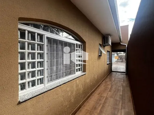 Casa com 280m² 3 quartos e 2 banheiros, à venda, no bairro Jardim Monte Carlo em Rolândia