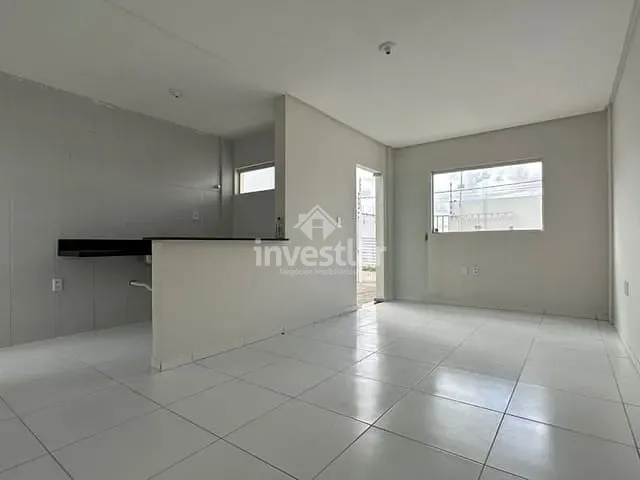 Casa com 126m² 2 quartos e 1 banheiro, à venda, no bairro Jardim Quarenta em Campina Grande