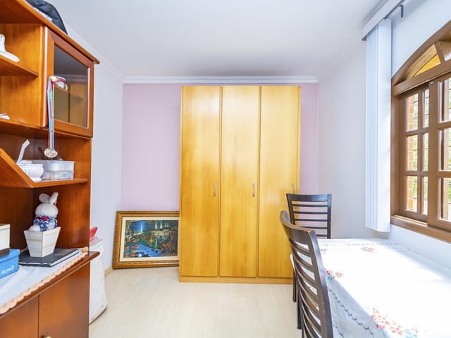Casa com 360m² 3 quartos e 3 banheiros, à venda, no bairro Campo Comprido em Curitiba