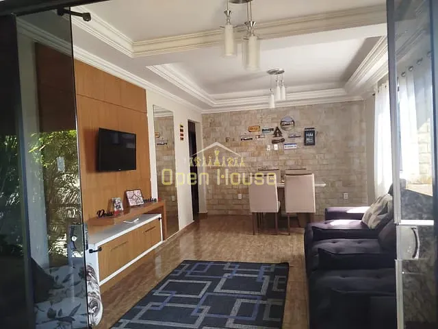 Casa com 480m² 4 quartos e 3 banheiros, à venda, no bairro Oriente em Pinheiral