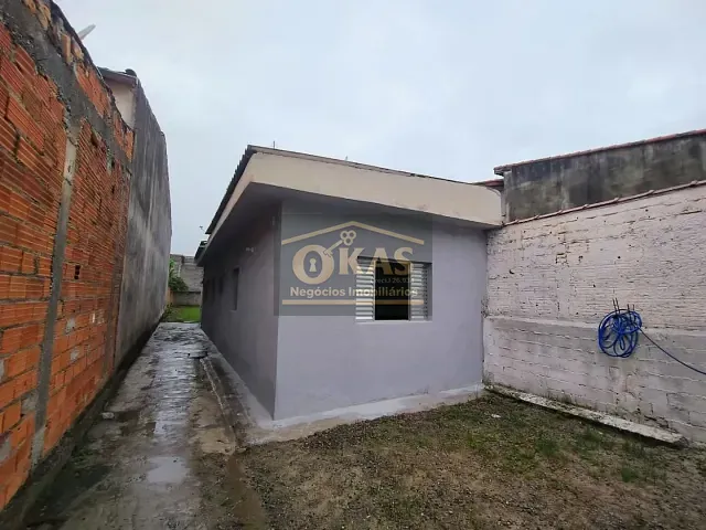 Casa com 300m² 2 quartos e 1 banheiro, à venda, no bairro Vila Urupês em Suzano