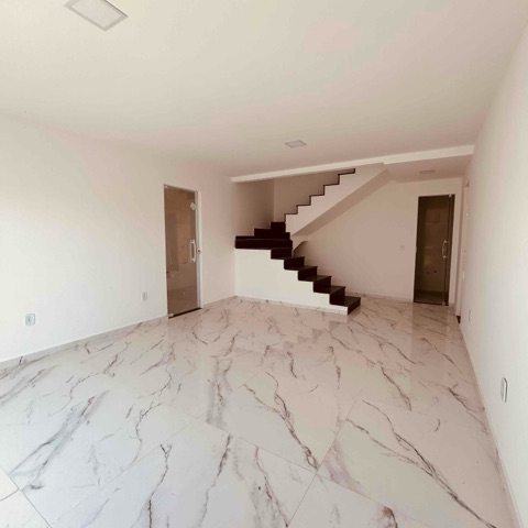 Casa 4 quartos e 3 banheiros, à venda, no bairro Parque Balneário São Francisco em Cabo Frio