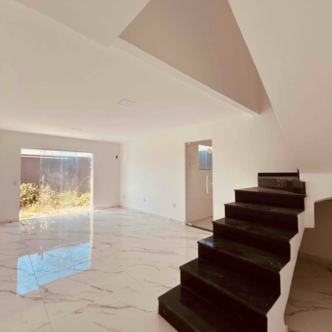 Casa 4 quartos e 3 banheiros, à venda, no bairro Parque Balneário São Francisco em Cabo Frio